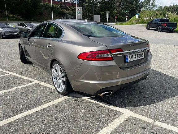 Jaguar Xf 2010 photo 2