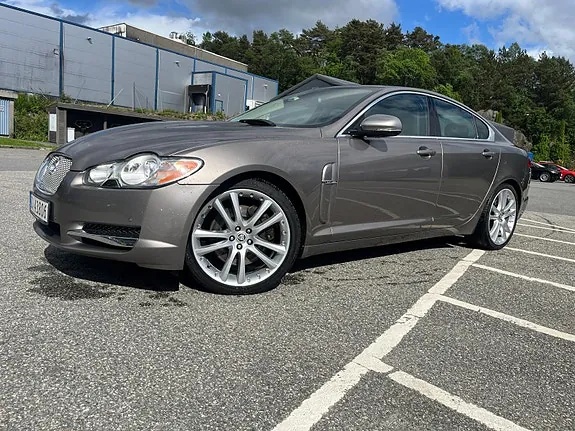 Jaguar Xf 2010 photo 4