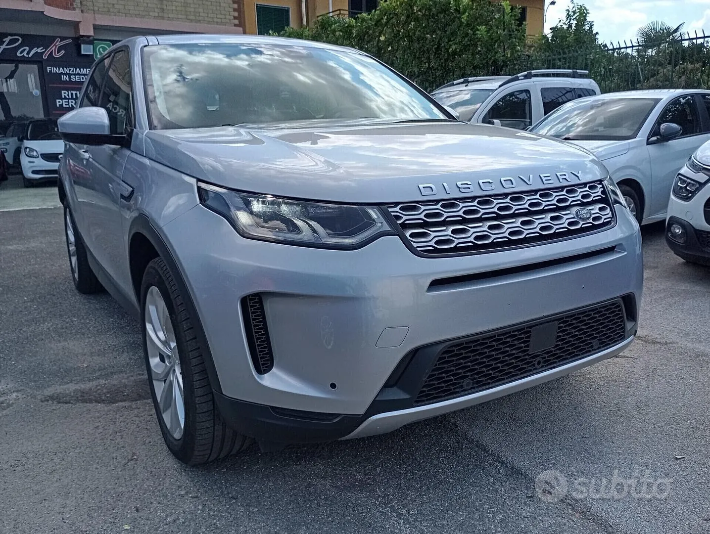 Land Rover Discovery Sport 2022 photo 4