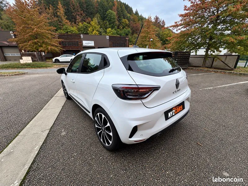 Renault Clio 2023 photo 3