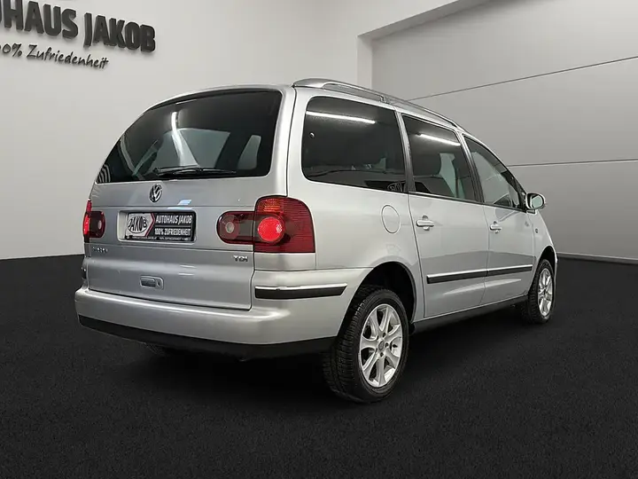 Volkswagen Sharan 2008 photo 3
