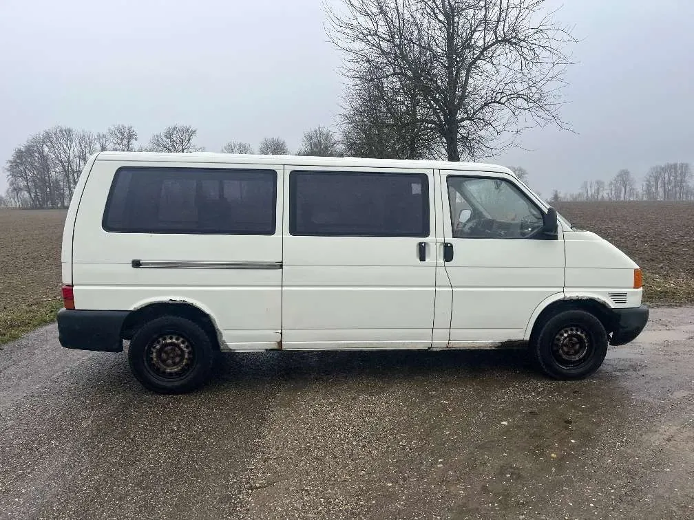 Volkswagen T4 1999 photo 3