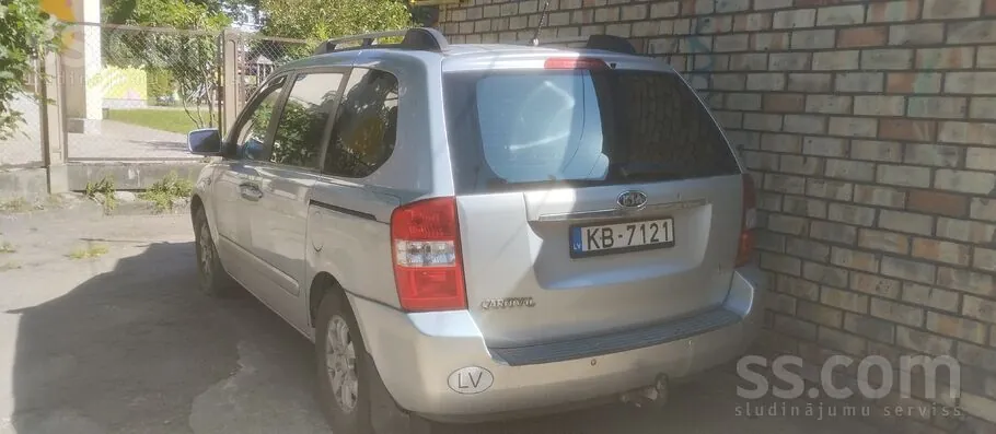 Kia Carnival