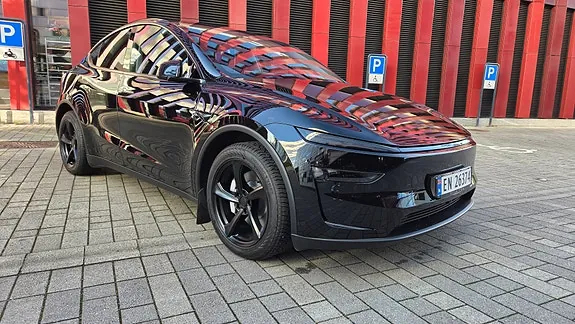 Tesla Model Y 2025 photo 4