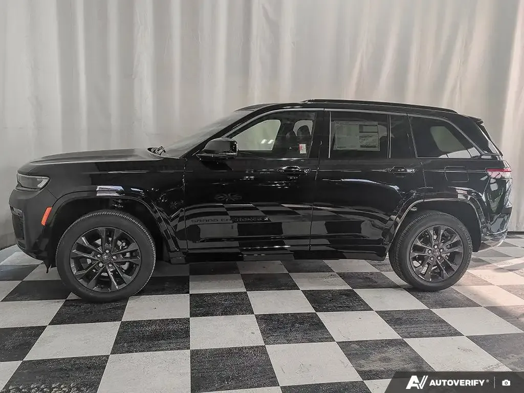 Jeep Grand Cherokee 2026 photo 3