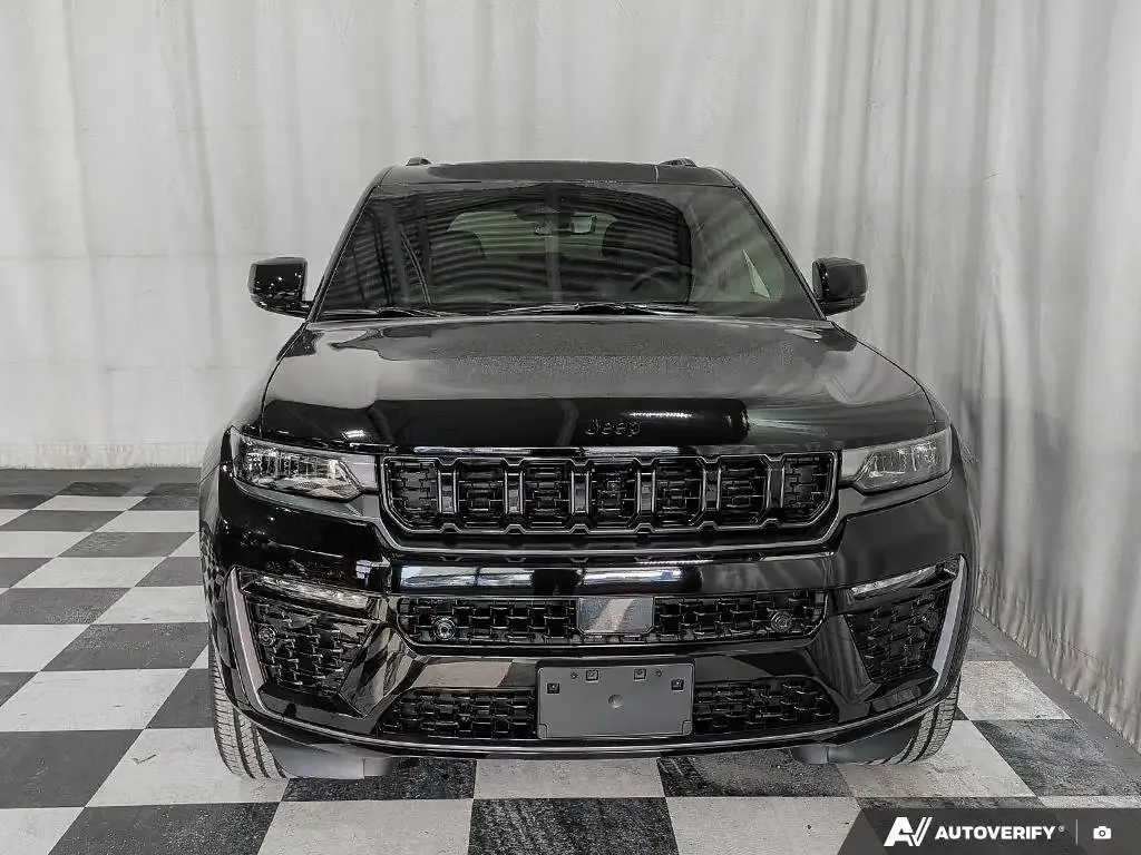 Jeep Grand Cherokee 2026 photo 2