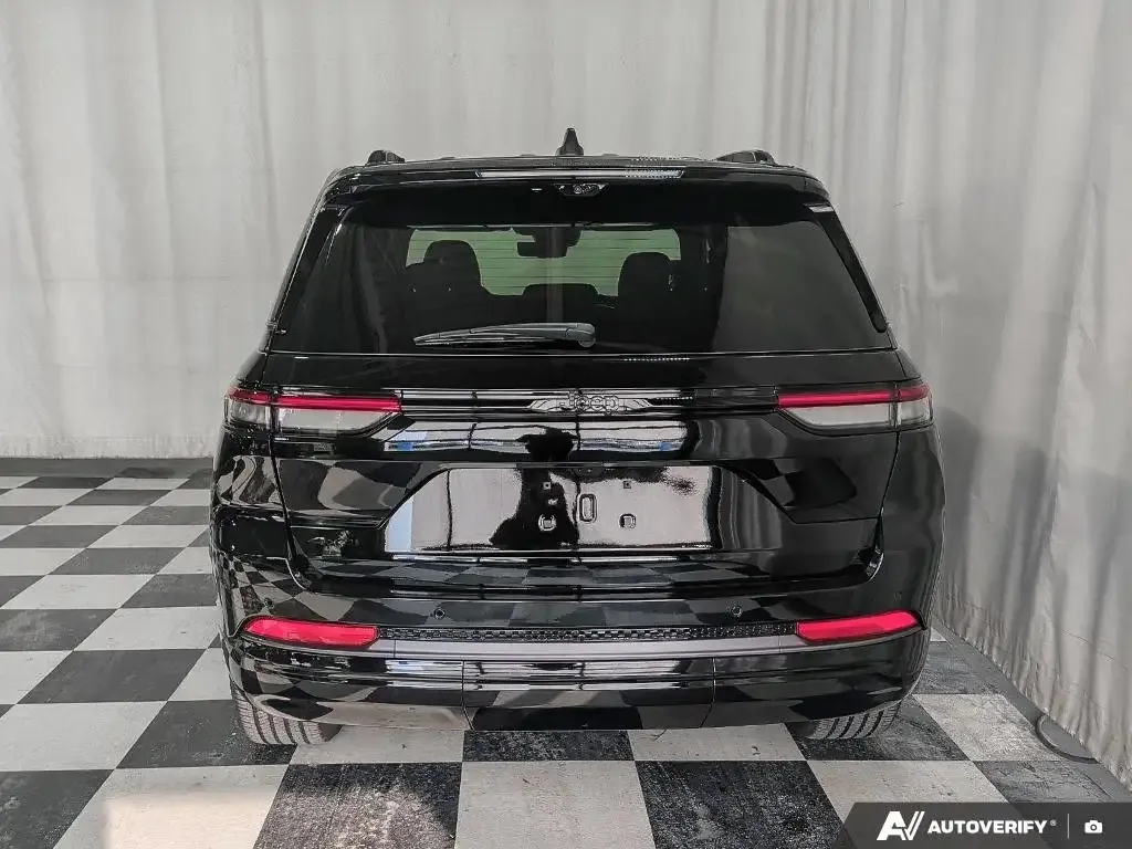 Jeep Grand Cherokee 2026 photo 5