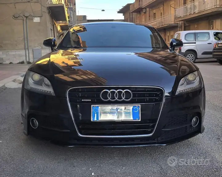 Audi Tt 2011 photo 2