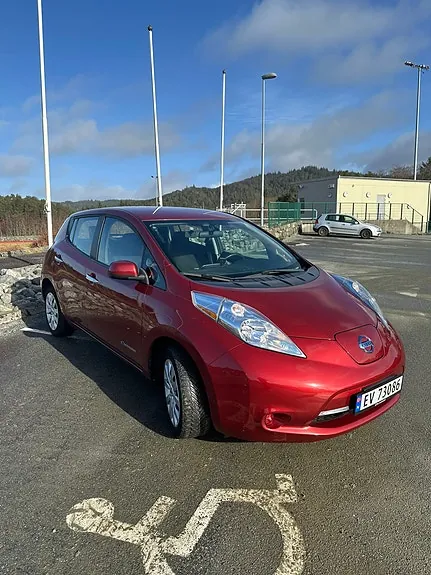 Nissan Leaf 2015 photo 2