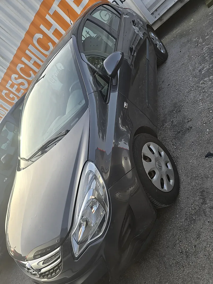 Opel Corsa 2011 photo 3