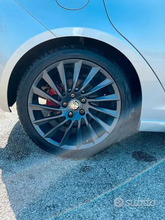 Alfa Romeo Giulietta 2014 photo 3