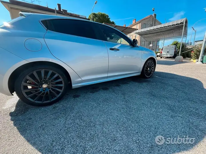 Alfa Romeo Giulietta 2014 photo 4