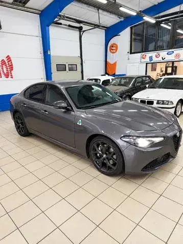 Alfa Romeo Giulia 2019 photo 2
