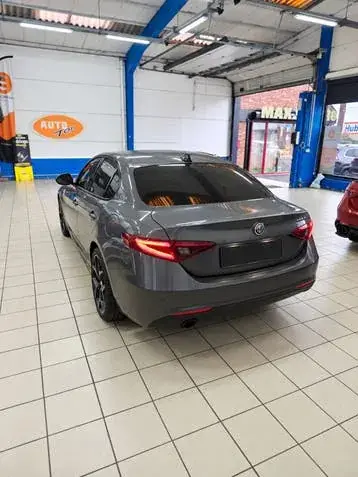 Alfa Romeo Giulia 2019 photo 3