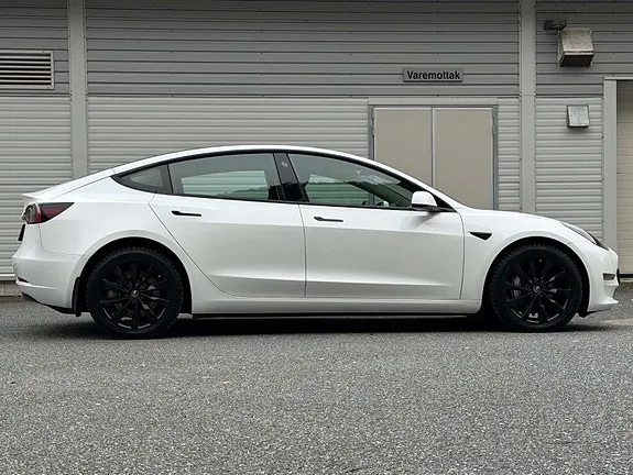 Tesla Model 3 2021 photo 2