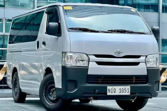 Toyota Hiace Commuter