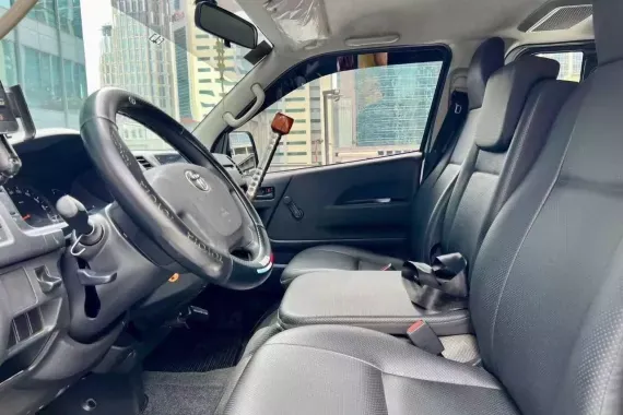 Toyota Hiace Commuter 2023 photo 4