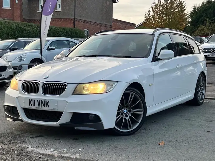 BMW 3 Series 2011 photo 4