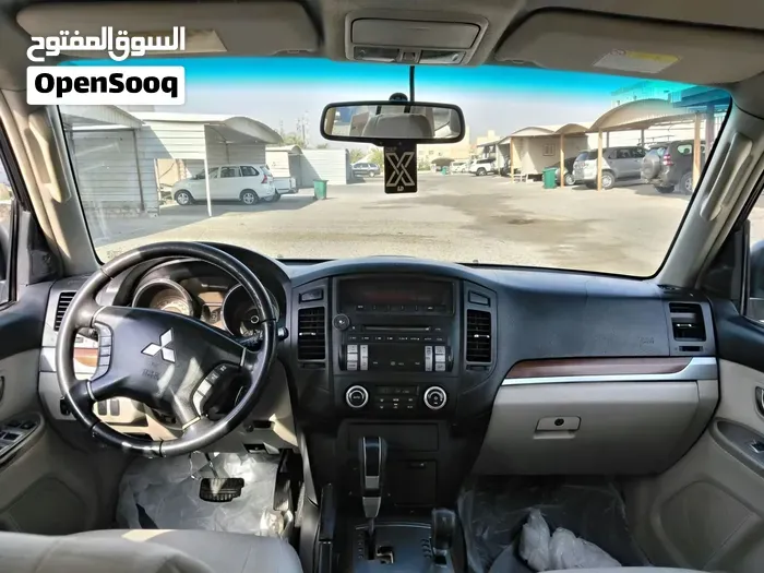 Mitsubishi Pajero 2008 photo 2