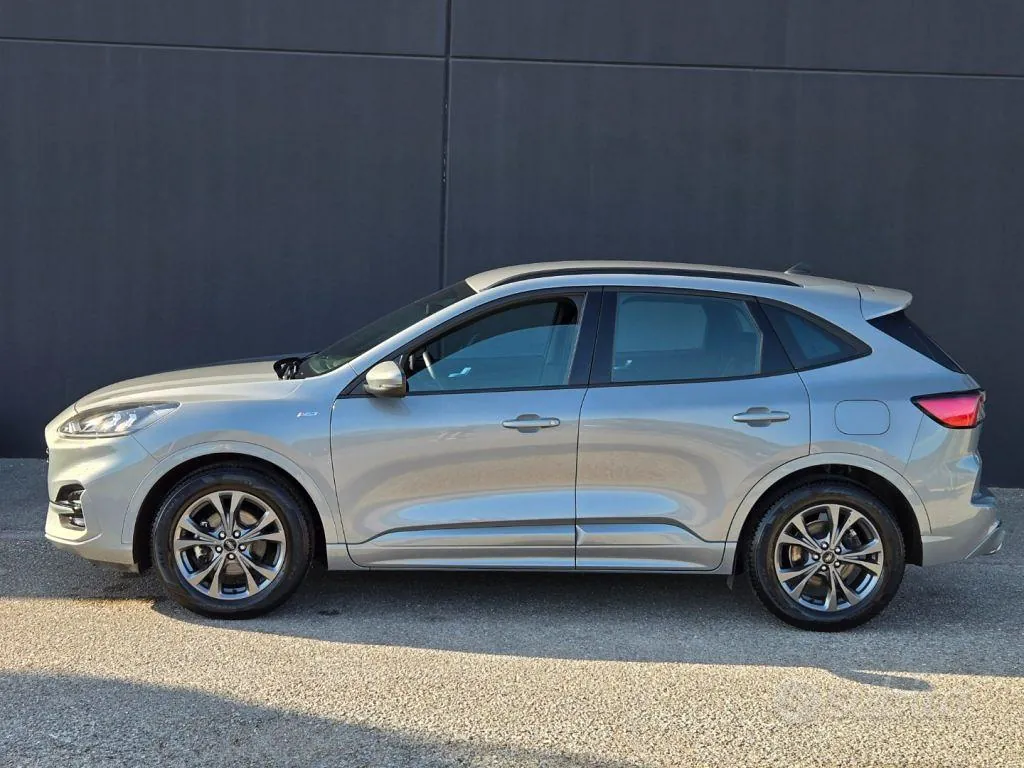 Ford Kuga 2022 photo 2
