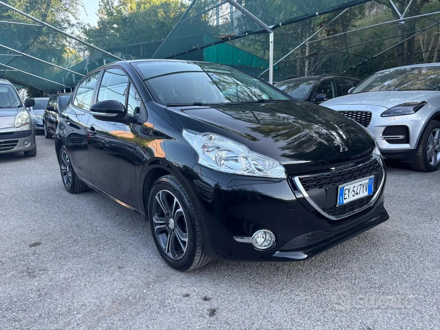 Peugeot 208 2015 photo 3