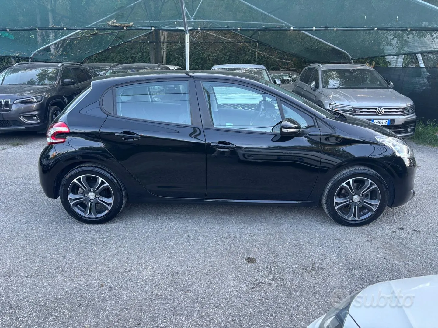Peugeot 208 2015 photo 5