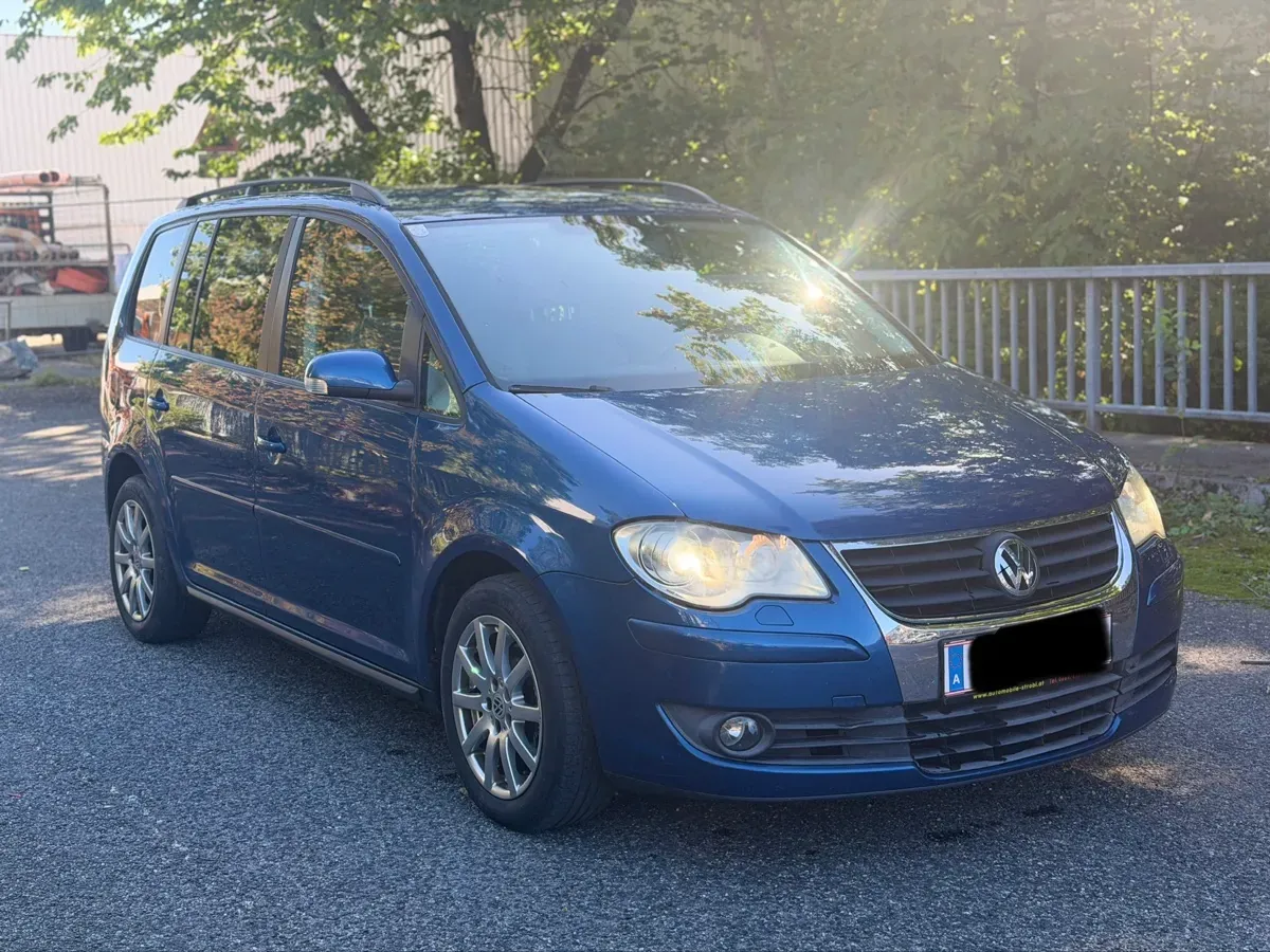 Volkswagen Touran 2007 photo 2