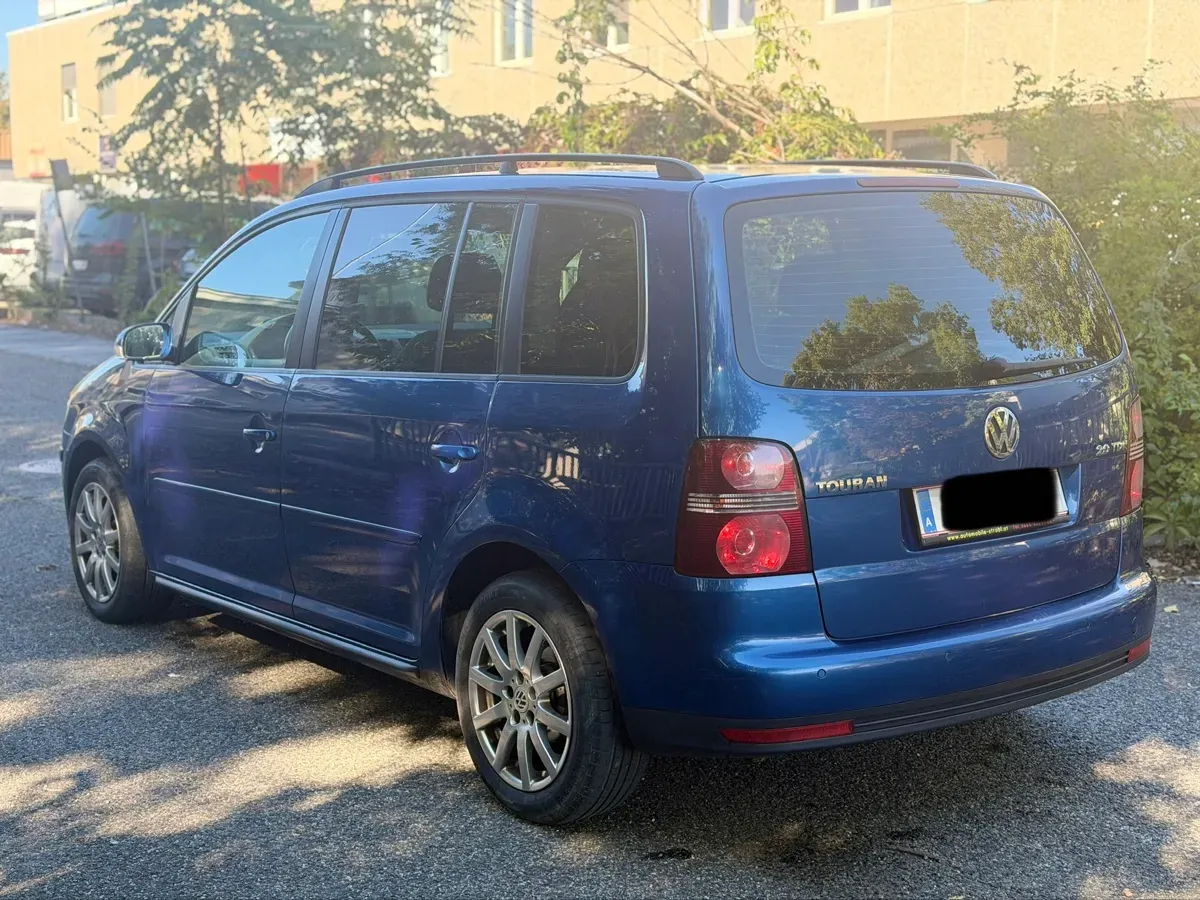 Volkswagen Touran 2007 photo 3