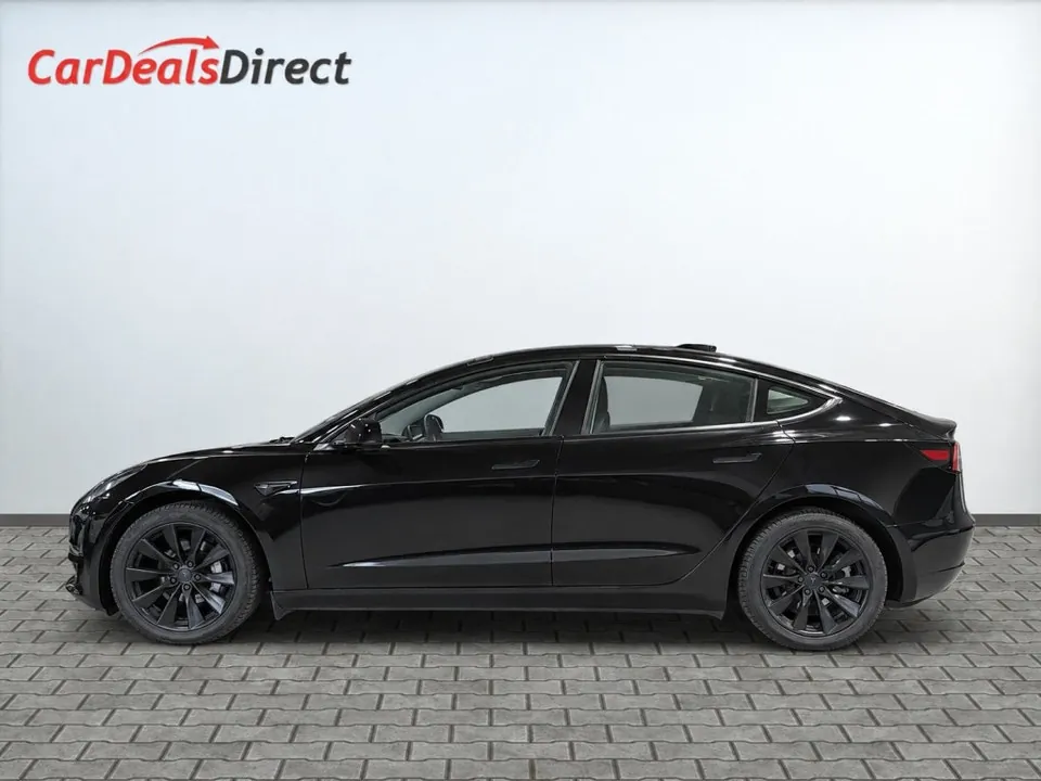 Tesla Model 3 2022 photo 3