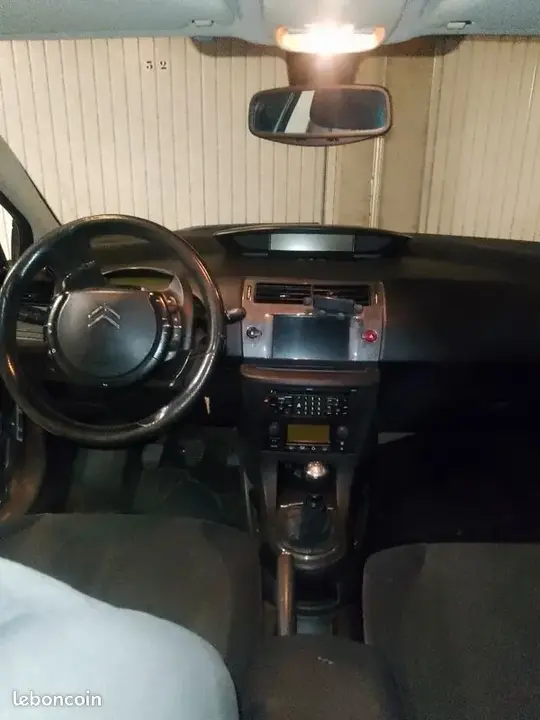 Citroen C4 2007 photo 3