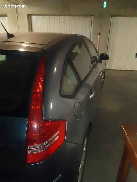 Citroen C4 2007 photo 2