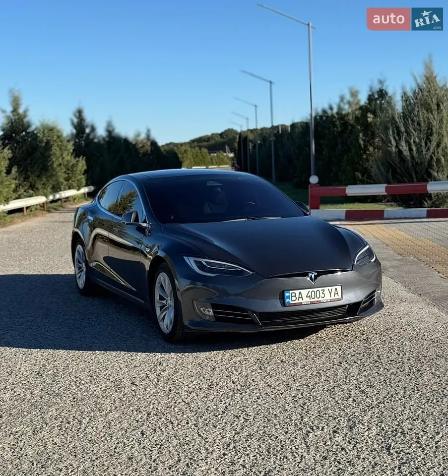 Tesla Model S 2017 photo 3