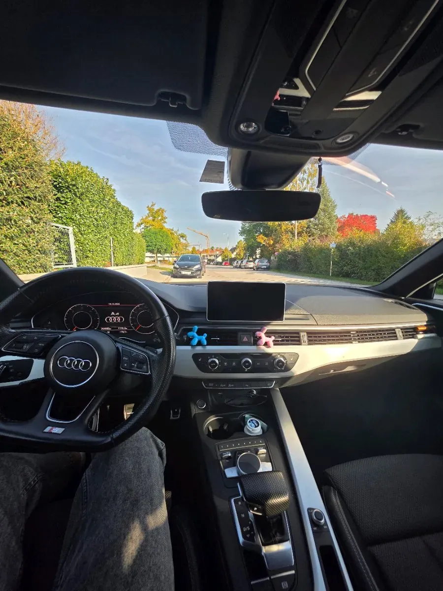 Audi A4 2019 photo 2