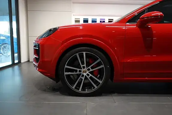 Porsche Cayenne 2024 photo 2
