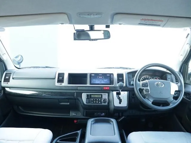 Toyota Hiace 2014 photo 4