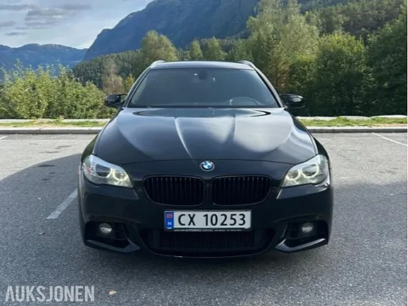 BMW 5 Series 2011 photo 2
