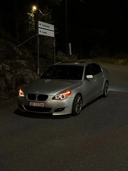 BMW 520I 2004 photo 2