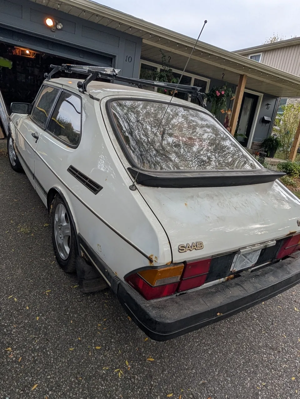Saab 900 1984 photo 3