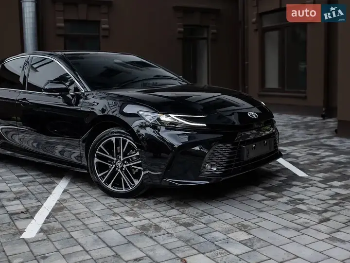 Toyota Camry 2025 photo 2