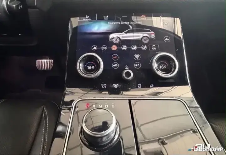 Land Rover Range Rover Velar 2020 photo 4