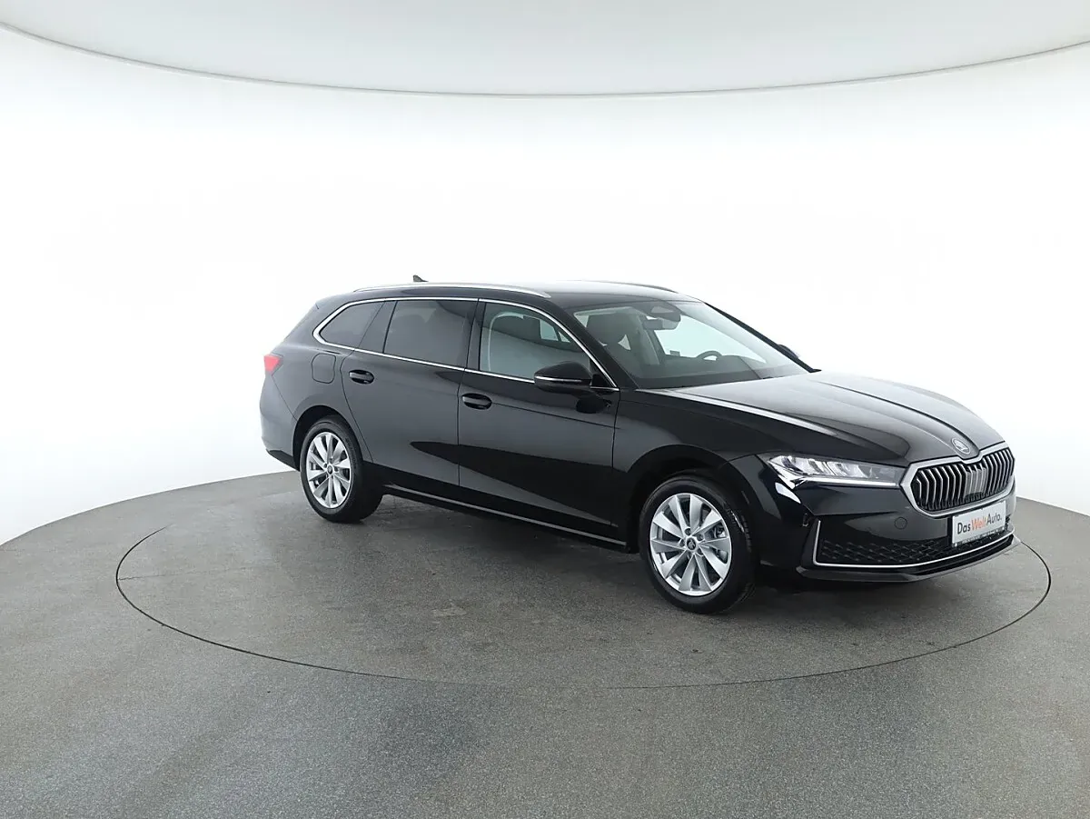 Skoda Superb 2025 photo 3