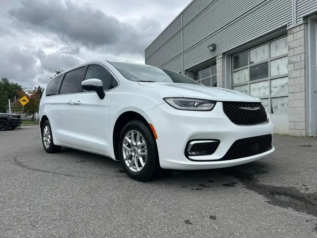Chrysler Pacifica 2023 photo 4