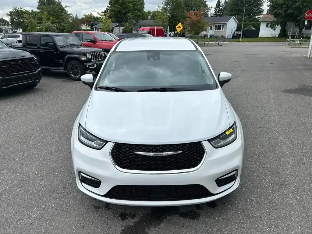 Chrysler Pacifica 2023 photo 3