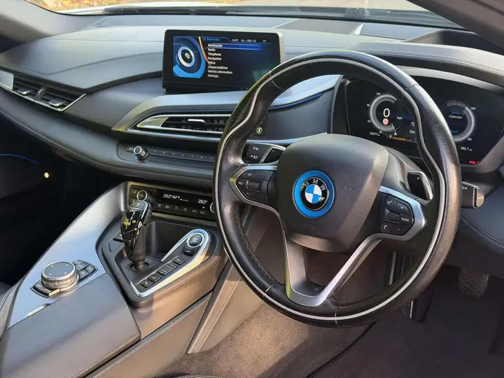 BMW I8 2016 photo 2