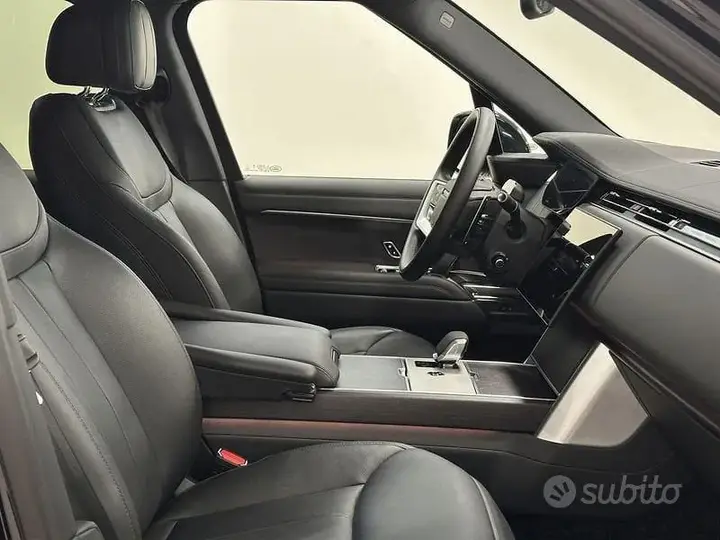 Land Rover Range Rover 2026 photo 3