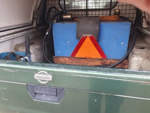 Nissan King Cab 2002 photo 2