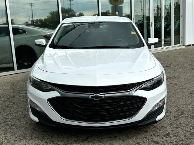 Chevrolet Malibu 2024 photo 2