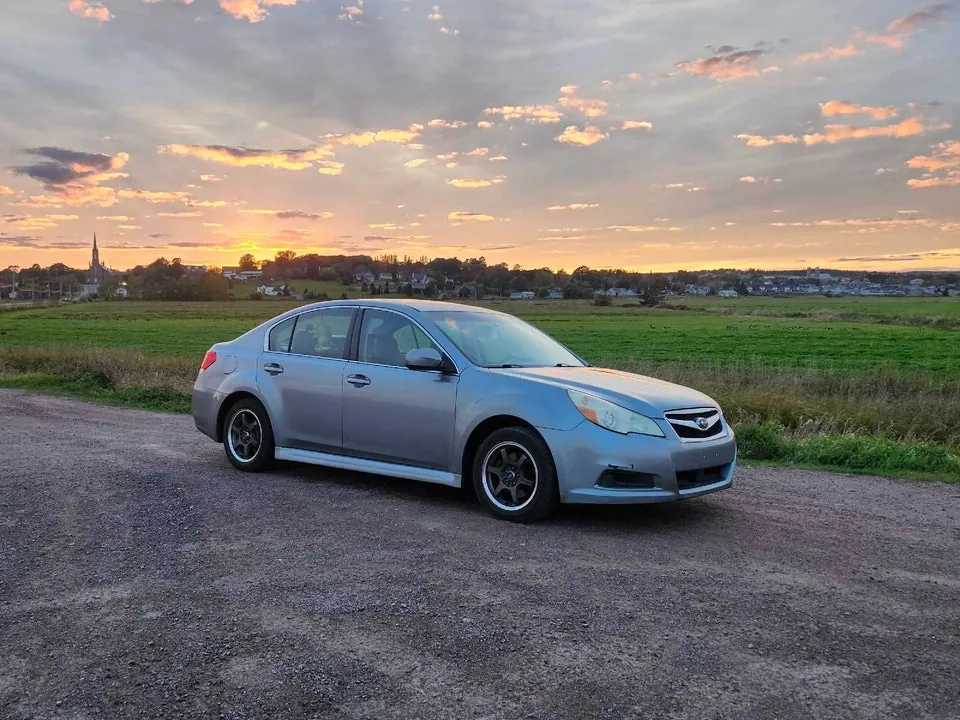 Subaru Legacy 2011 photo 2