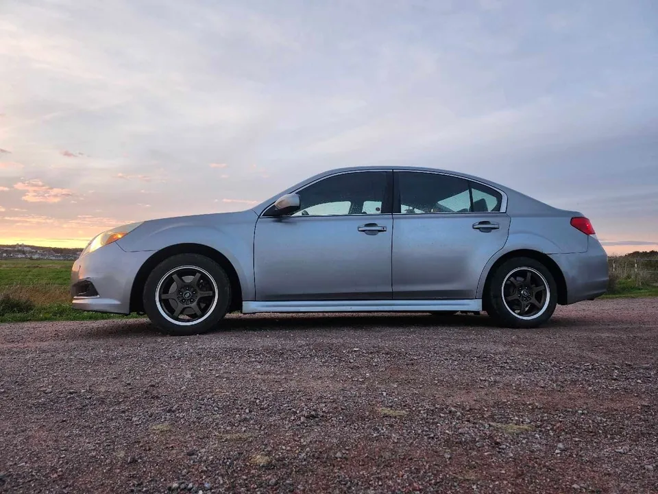Subaru Legacy 2011 photo 4