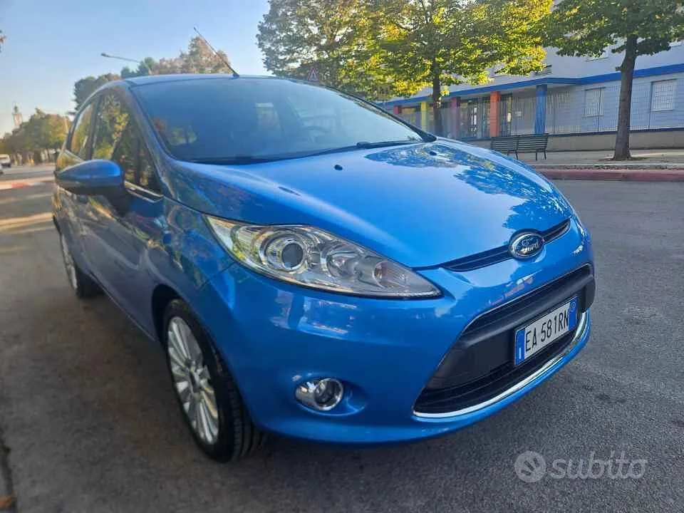 Ford Fiesta 2010 photo 5